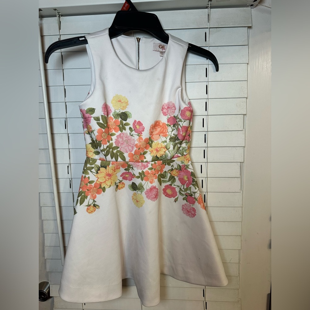 Gianni Bernini Floral midi dress with a touch of vintage charm #boho #floral